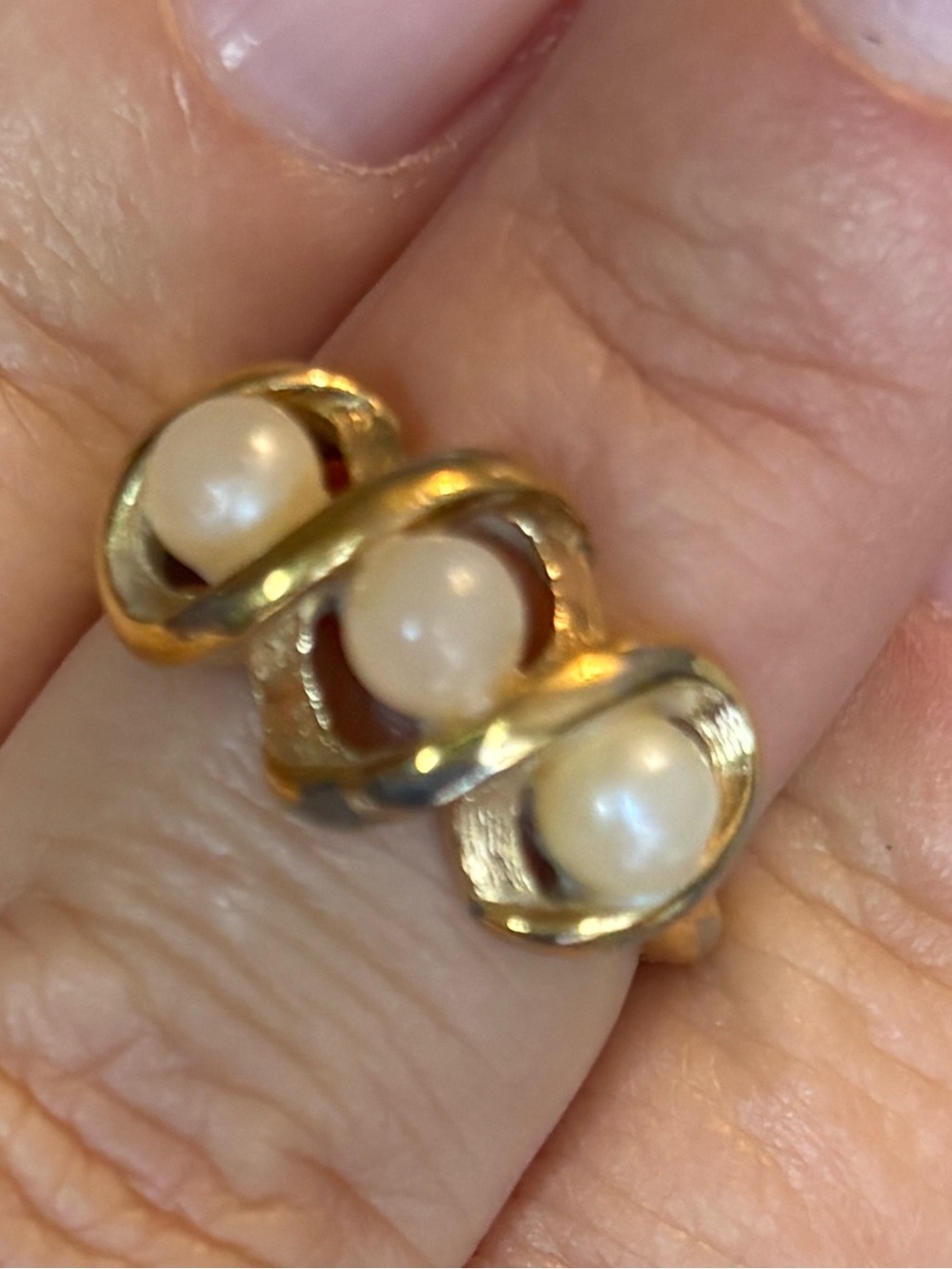 Vintage Avon Triple Faux Pearl Gold Tone Ring Size 5.5